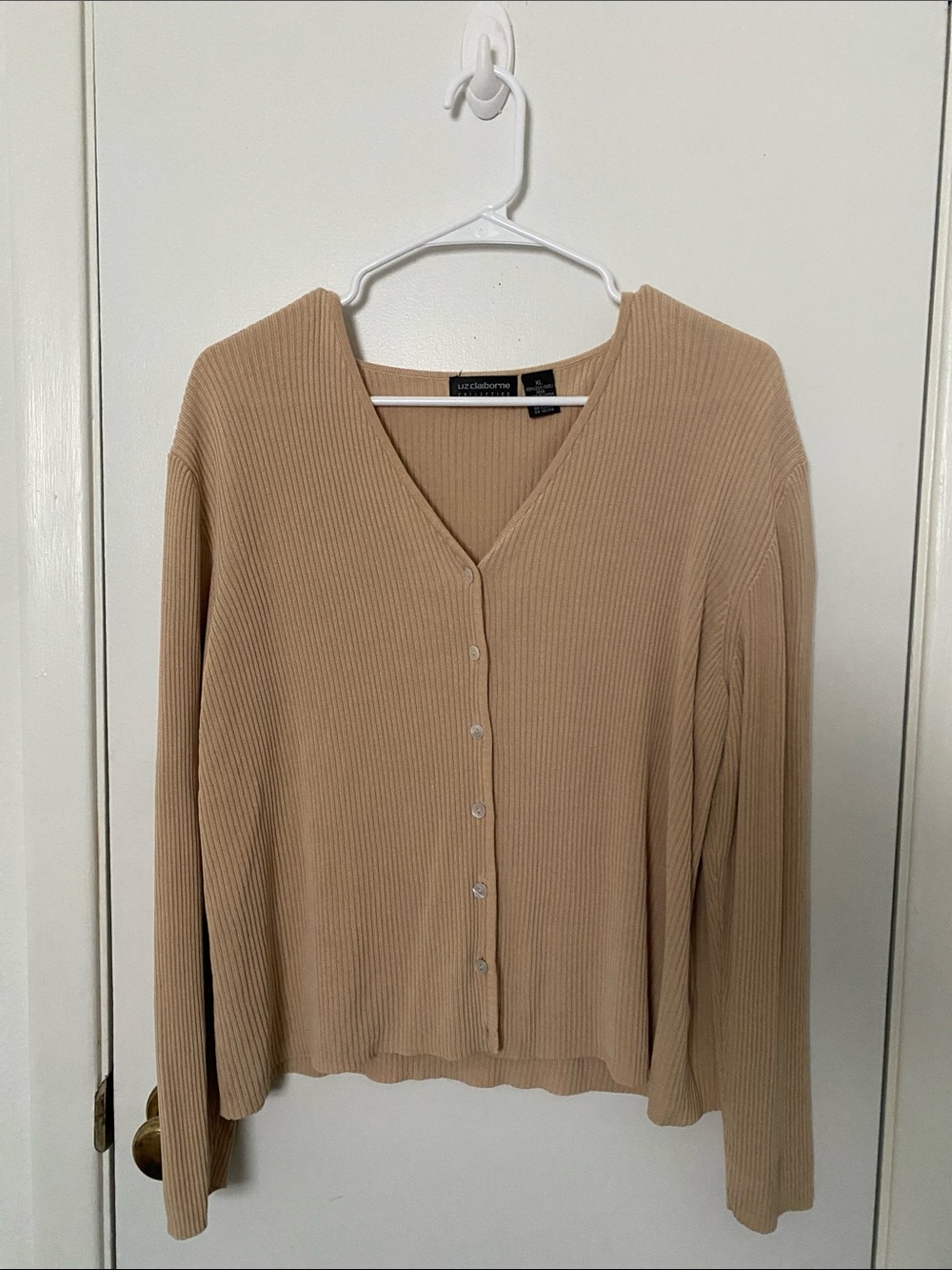 Liz Claiborne Camel Ribbed V-Neck Sweater
